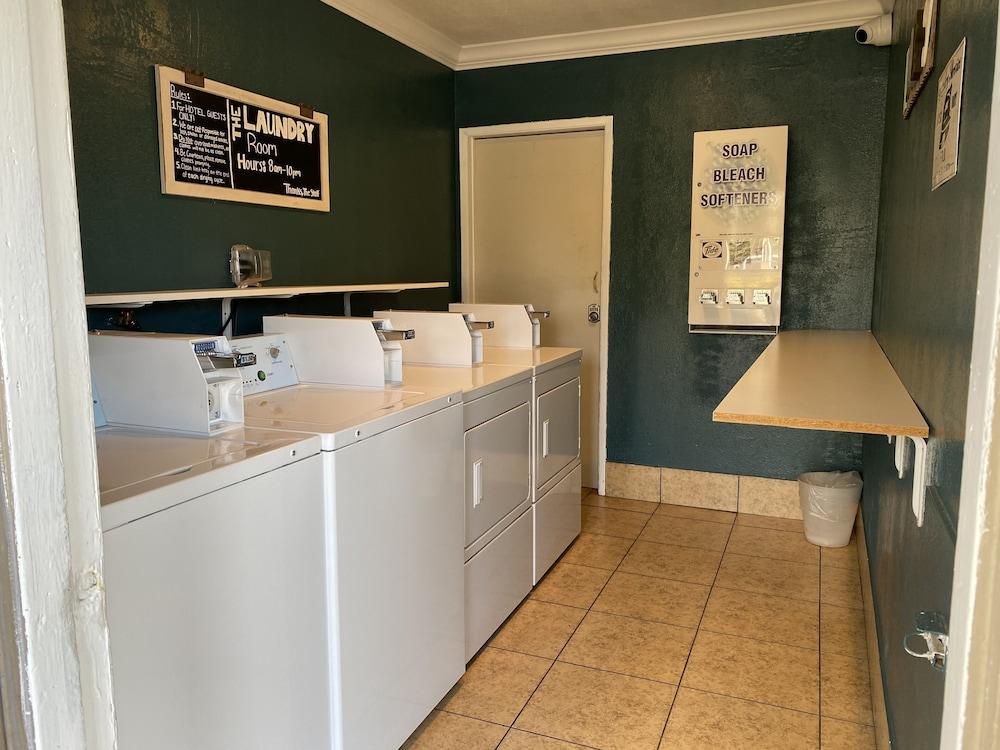 Anaheim Executive Inn & Suites Екстер'єр фото