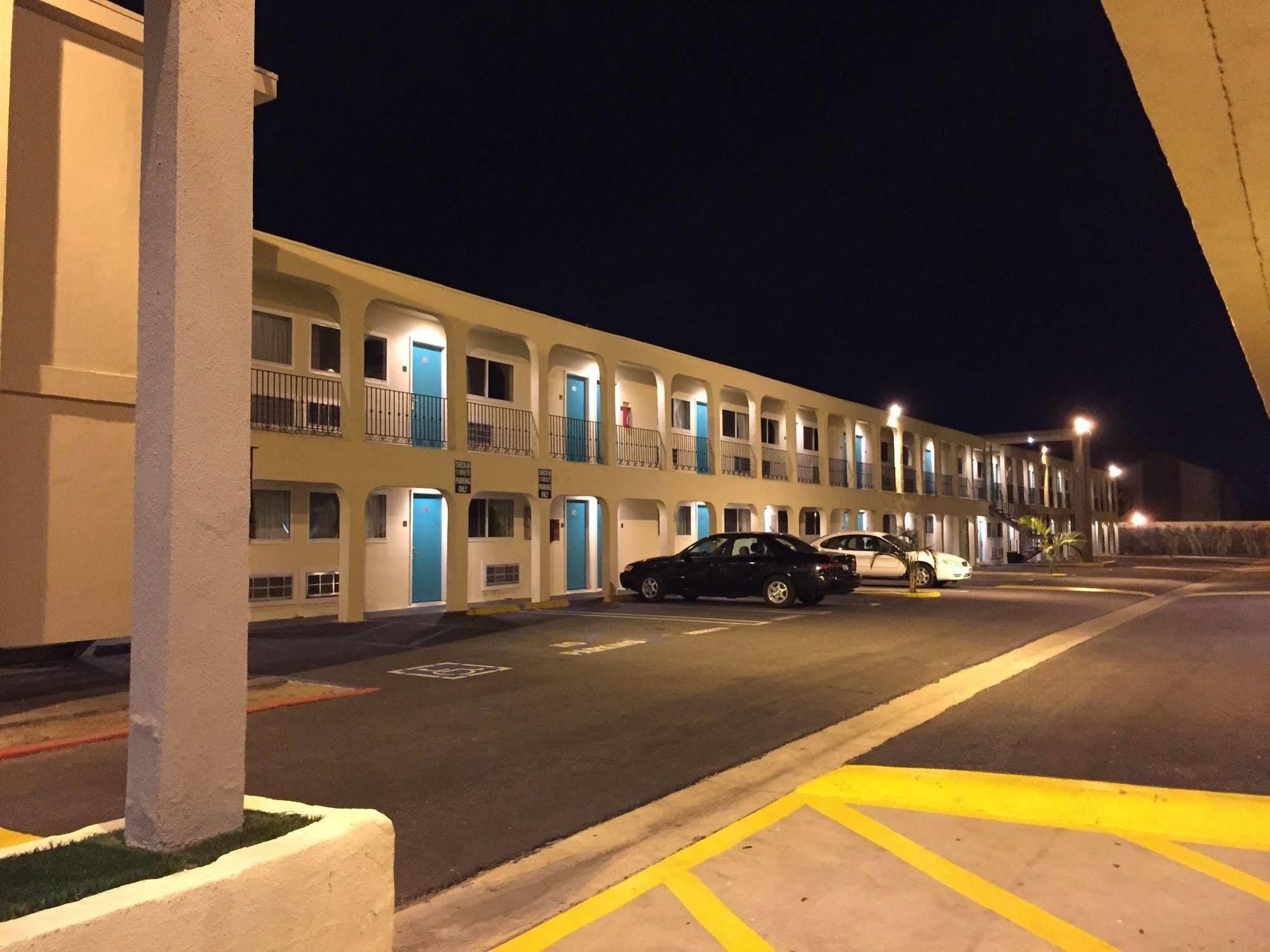 Anaheim Executive Inn & Suites Екстер'єр фото